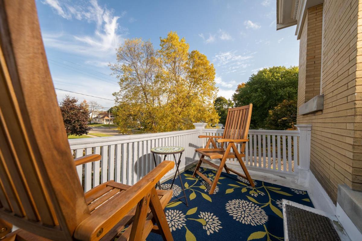 Popular attractions Area Nearby Property